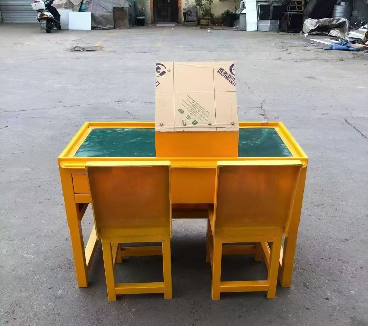 绵阳防静电导通桌井下煤矿火工品发放桌：危险品流转的安全守护者